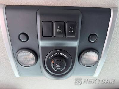 2014 Toyota FJ Cruiser w/Rear Doors - zdjęcie 36 z 51 - miniatura