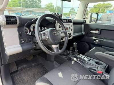2014 Toyota FJ Cruiser w/Rear Doors - zdjęcie 15 z 51 - miniatura