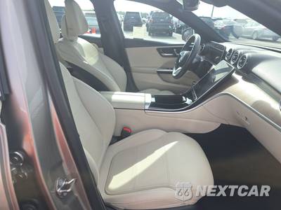 2023 Mercedes-Benz C 300 Sedan - zdjęcie 8 z 21 - miniatura