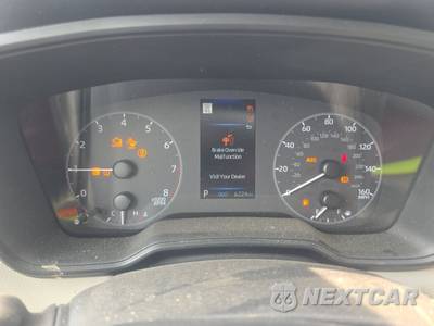 2025 Toyota Corolla Cross LE - zdjęcie 12 z 36 - miniatura