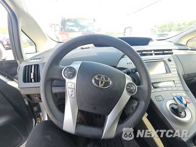 2012 Toyota Prius Plug-In Hybrid - zdjęcie 10 z 33 - miniatura