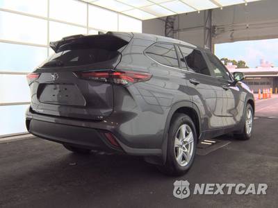 2025 Toyota Highlander LE - zdjęcie 4 z 30 - miniatura