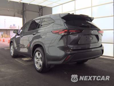 2025 Toyota Highlander LE - zdjęcie 6 z 30 - miniatura