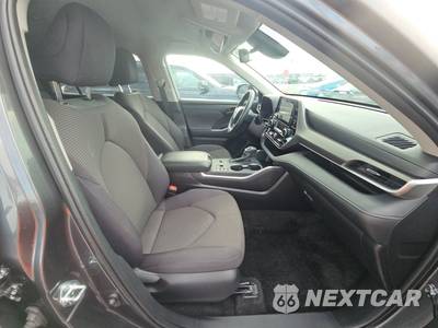 2025 Toyota Highlander LE - zdjęcie 8 z 30 - miniatura