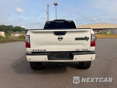 2021 Nissan TITAN SL Crew Cab Short Bed - zdjęcie 6 z 34 - miniatura