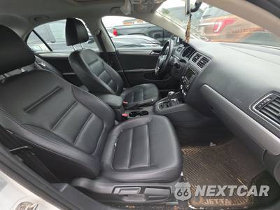 2015 Volkswagen Jetta SE w/Connectivity & Navigation - zdjęcie 8 z 32 - miniatura
