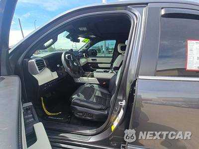 2024 Toyota Sequoia Capstone - zdjęcie 4 z 10 - miniatura