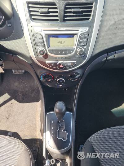 2013 Hyundai Accent GS Hatchback - zdjęcie 11 z 30 - miniatura