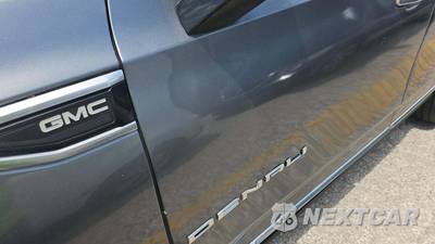 2021 GMC Yukon Denali 5SA - zdjęcie 21 z 33 - miniatura