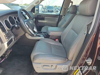 2015 Toyota Sequoia SR5 - zdjęcie 13 z 25 - miniatura
