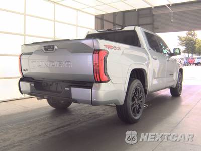 2023 Toyota Tundra SR5 Crew Cab Short Bed - zdjęcie 4 z 21 - miniatura