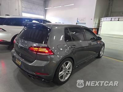 2018 Volkswagen Golf R Hatchback w/DCC & Navigation - zdjęcie 4 z 35 - miniatura