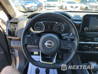 2023 Nissan Pathfinder SV - zdjęcie 10 z 22 - miniatura