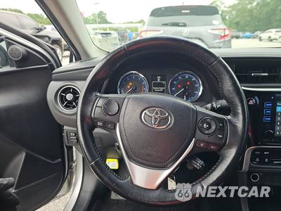 2017 Toyota Corolla SE Sedan - zdjęcie 10 z 32 - miniatura