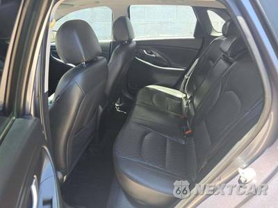 2019 Hyundai Elantra GT Hatchback - zdjęcie 7 z 9 - miniatura