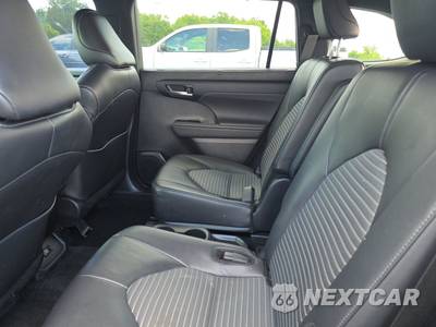 2024 Toyota Highlander XSE - zdjęcie 13 z 24 - miniatura