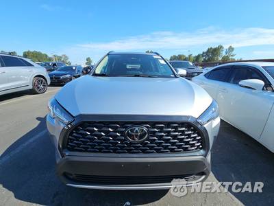 2024 Toyota Corolla Cross LE - zdjęcie 2 z 41 - miniatura