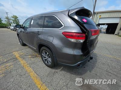 2018 Toyota Highlander XLE - zdjęcie 6 z 31 - miniatura