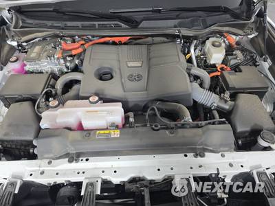 2025 Toyota Sequoia TRD Pro - zdjęcie 17 z 22 - miniatura