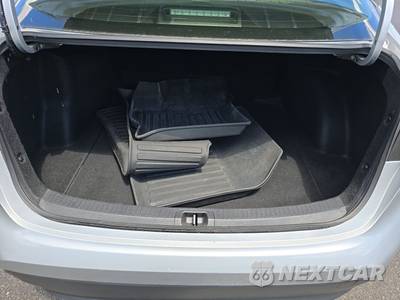 2025 Toyota Corolla Hybrid LE Sedan - zdjęcie 16 z 19 - miniatura