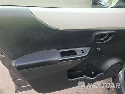 2012 Toyota Yaris L Hatchback - zdjęcie 9 z 28 - miniatura