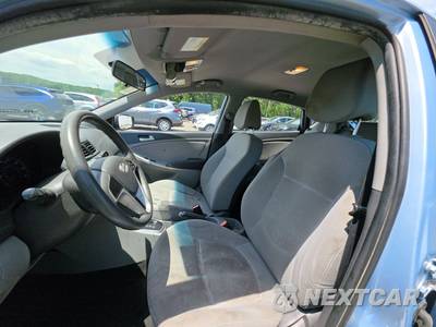 2014 Hyundai Accent GS Hatchback - zdjęcie 7 z 35 - miniatura