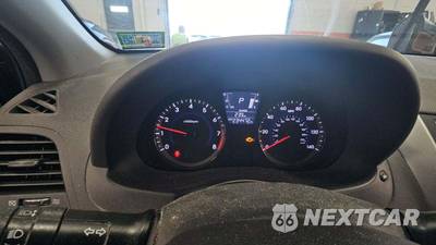 2014 Hyundai Accent GS Hatchback - zdjęcie 18 z 35 - miniatura