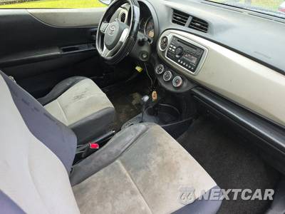 2013 Toyota Yaris LE - zdjęcie 8 z 36 - miniatura