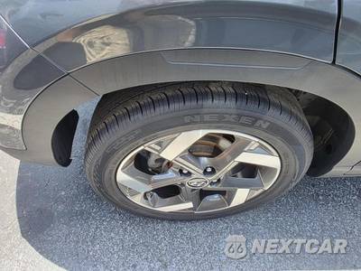 2025 Hyundai Venue SEL - zdjęcie 2 z 25 - miniatura