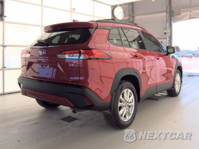 2024 Toyota Corolla Cross LE - zdjęcie 4 z 46 - miniatura