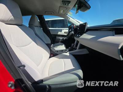 2024 Toyota Corolla Cross LE - zdjęcie 8 z 46 - miniatura