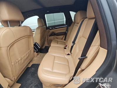 2016 Porsche Cayenne - zdjęcie 15 z 19 - miniatura
