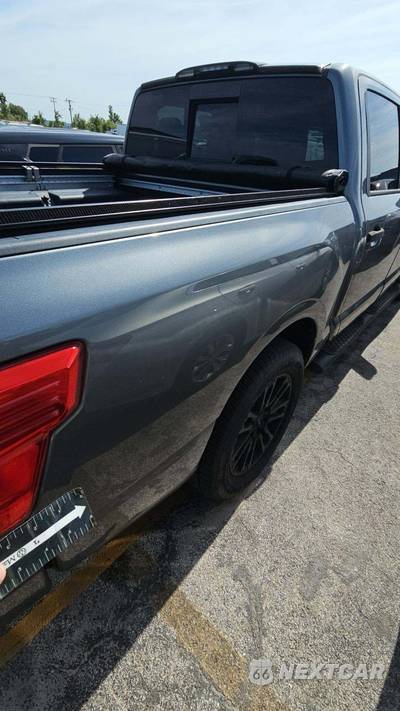 2018 Nissan TITAN SL Crew Cab Short Bed - zdjęcie 28 z 35 - miniatura
