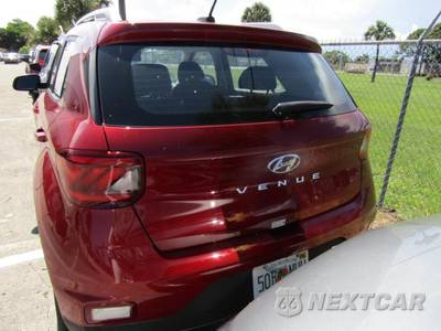 2025 Hyundai Venue SEL - zdjęcie 18 z 27 - miniatura