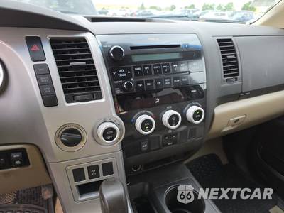 2009 Toyota Sequoia SR5 - zdjęcie 11 z 19 - miniatura