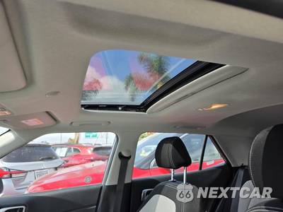 2025 Hyundai Venue SEL - zdjęcie 14 z 27 - miniatura