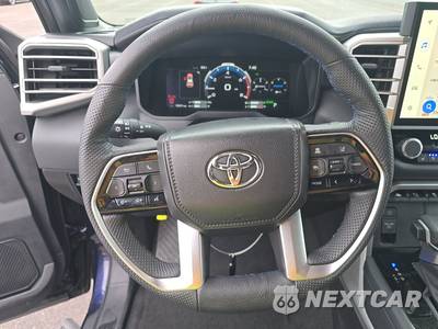 2025 Toyota Sequoia Platinum - zdjęcie 10 z 22 - miniatura