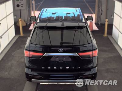 2023 Toyota Sequoia Platinum - zdjęcie 5 z 30 - miniatura