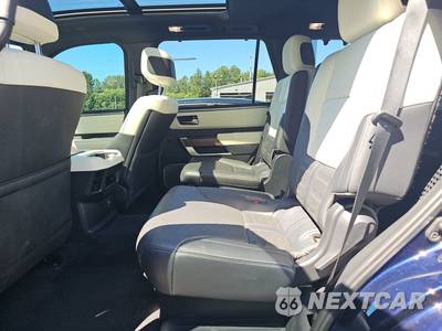 2023 Toyota Sequoia Platinum - zdjęcie 13 z 30 - miniatura