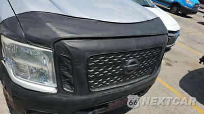 2017 Nissan TITAN SV Crew Cab Short Bed - zdjęcie 25 z 26 - miniatura