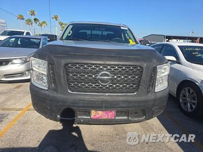 2017 Nissan TITAN SV Crew Cab Short Bed - zdjęcie 2 z 26 - miniatura