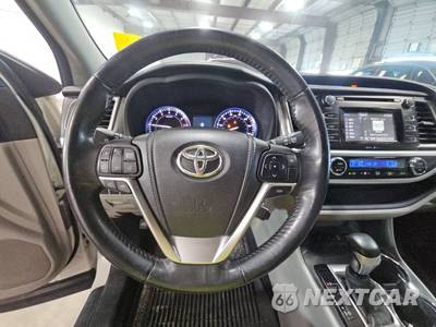 2014 Toyota Highlander LE Plus - zdjęcie 10 z 37 - miniatura