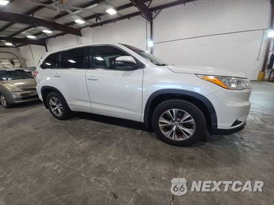 2014 Toyota Highlander LE Plus - zdjęcie 3 z 37 - miniatura