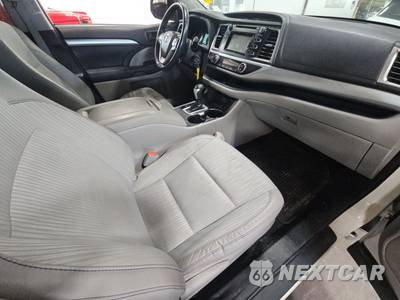 2014 Toyota Highlander LE Plus - zdjęcie 8 z 37 - miniatura