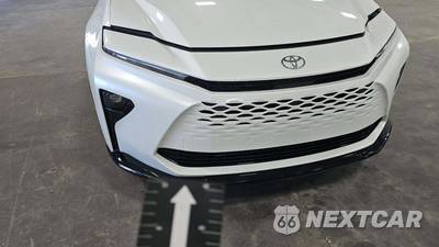 2025 Toyota Crown Signia XLE - zdjęcie 33 z 42 - miniatura