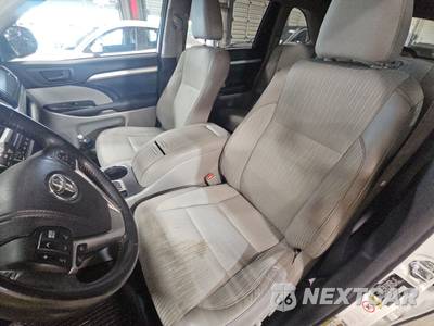 2014 Toyota Highlander LE Plus - zdjęcie 7 z 37 - miniatura