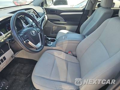 2016 Toyota Highlander LE - zdjęcie 7 z 35 - miniatura