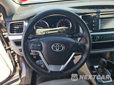 2016 Toyota Highlander LE - zdjęcie 10 z 35 - miniatura