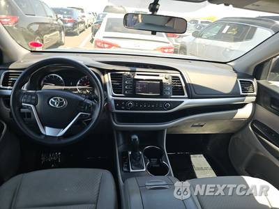 2016 Toyota Highlander LE - zdjęcie 11 z 35 - miniatura