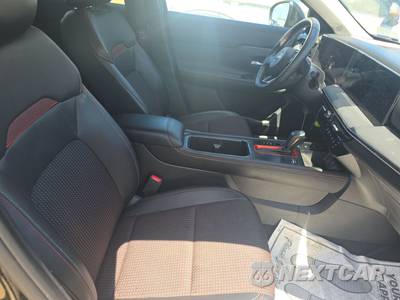 2025 Nissan Kicks SR - zdjęcie 8 z 35 - miniatura